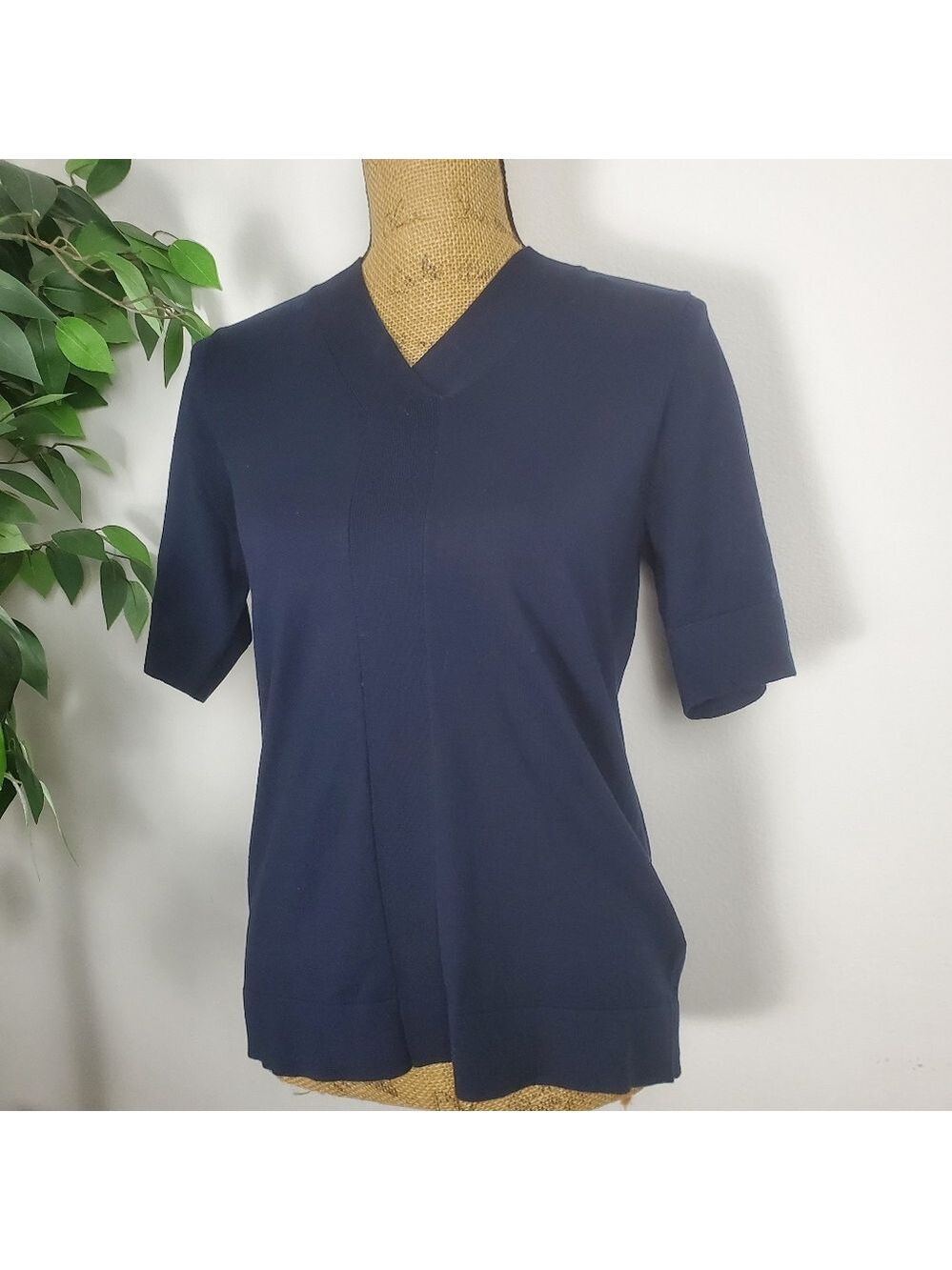 Pendleton Women’s Silk V-Neck Short Sleeve Top Navy Blue Small
